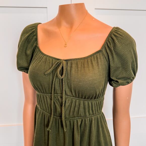 NWT-Francesca’s Melanie Short Sleeve Mini Baby Doll Dress, Dark Green - Small - Picture 3 of 9